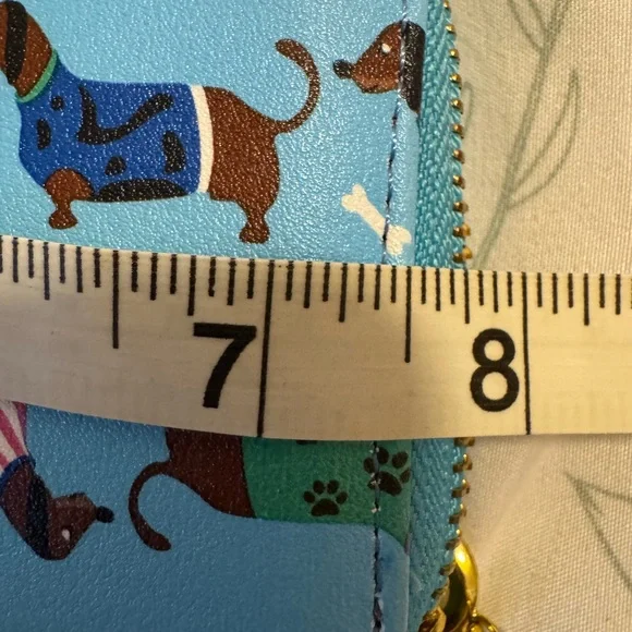 Dachshund Pattern Wallet with Blue Background - Picture 6 of 8